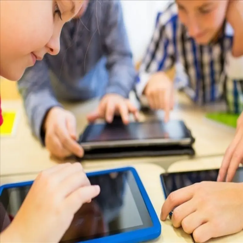 Acquisto di 10 tablet per l'iniziativa "Faccine Sorridenti"
